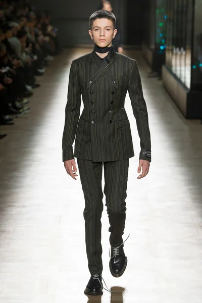 Look 42